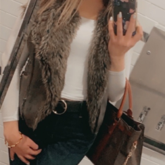 leather/ faux fur vest - Picture 3 of 12